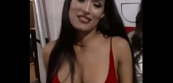  Nikki Bella clip.